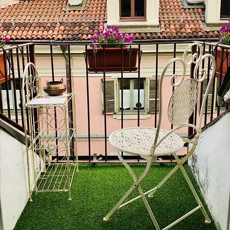 Carlo Alberto Apartman *